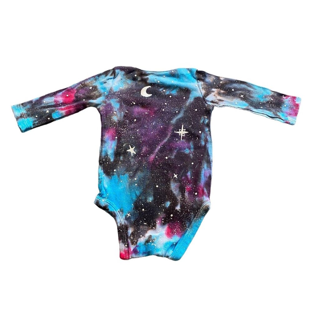 Galaxy Dyed Onesie || 6 Months - Picture 2 of 3